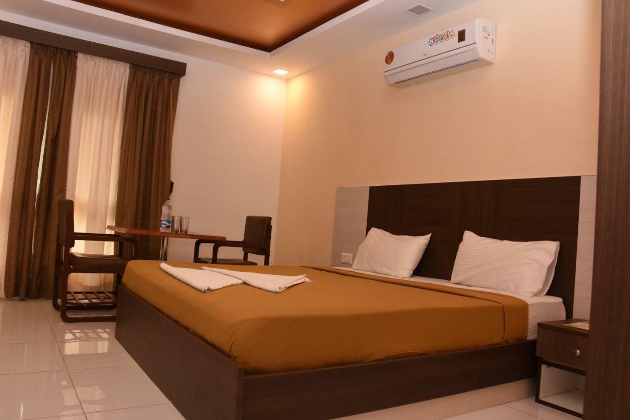Park Beach Resort Chennai Exteriör bild