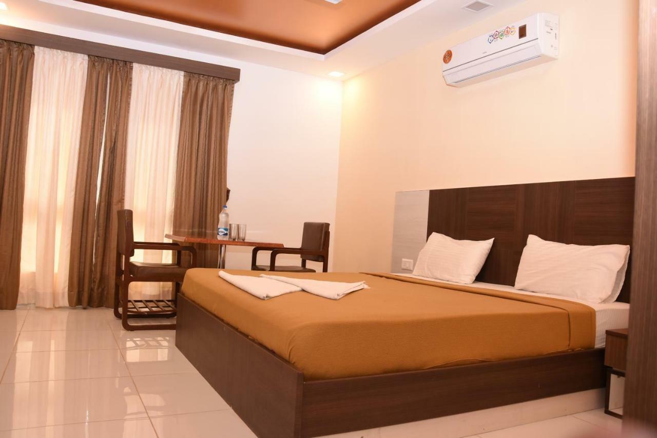 Park Beach Resort Chennai Exteriör bild